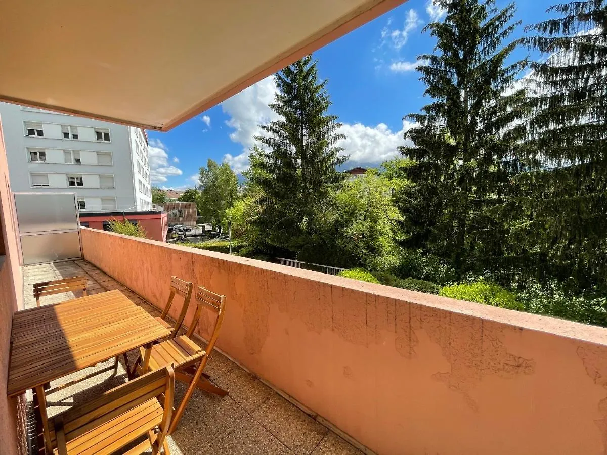 Appartement Superbe T2 à deux pas de la gare avec parking! à Annecy